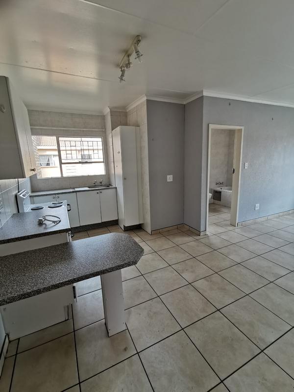 2 Bedroom Property for Sale in Kannoniers Park North West